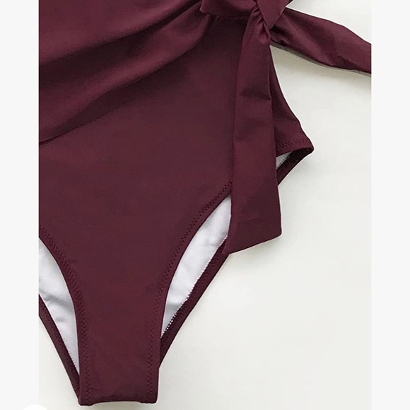 Cupshe Women’s One Piece Swimsuit in Wine Red - Picture 5 of 8